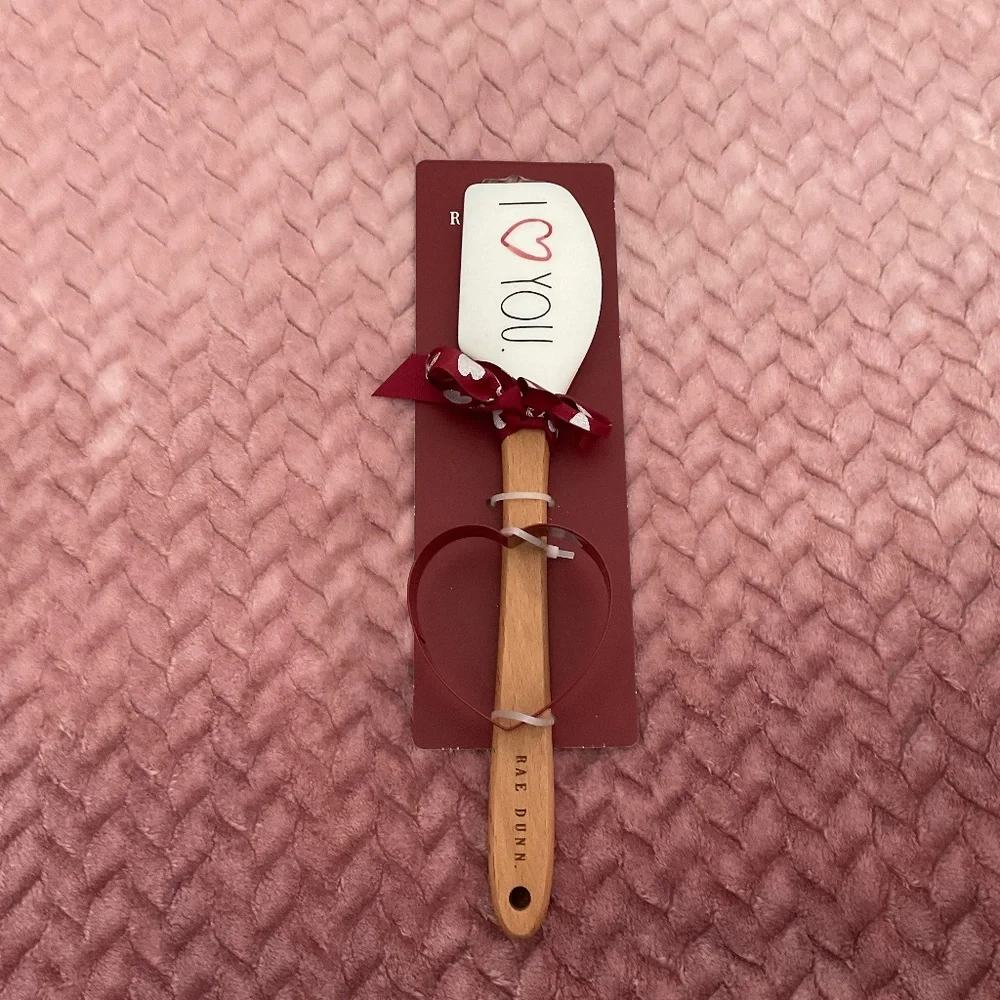 Rae Dunn “I Heart You” Spatula and Cookie Cutter Set‎